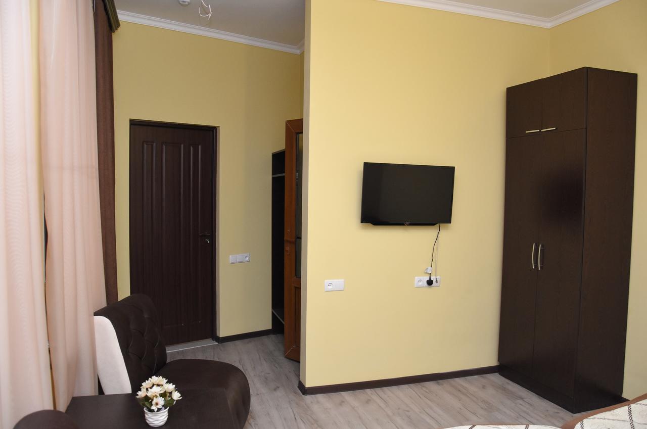 Guesthouse Crown Of Цахкадзор Екстериор снимка
