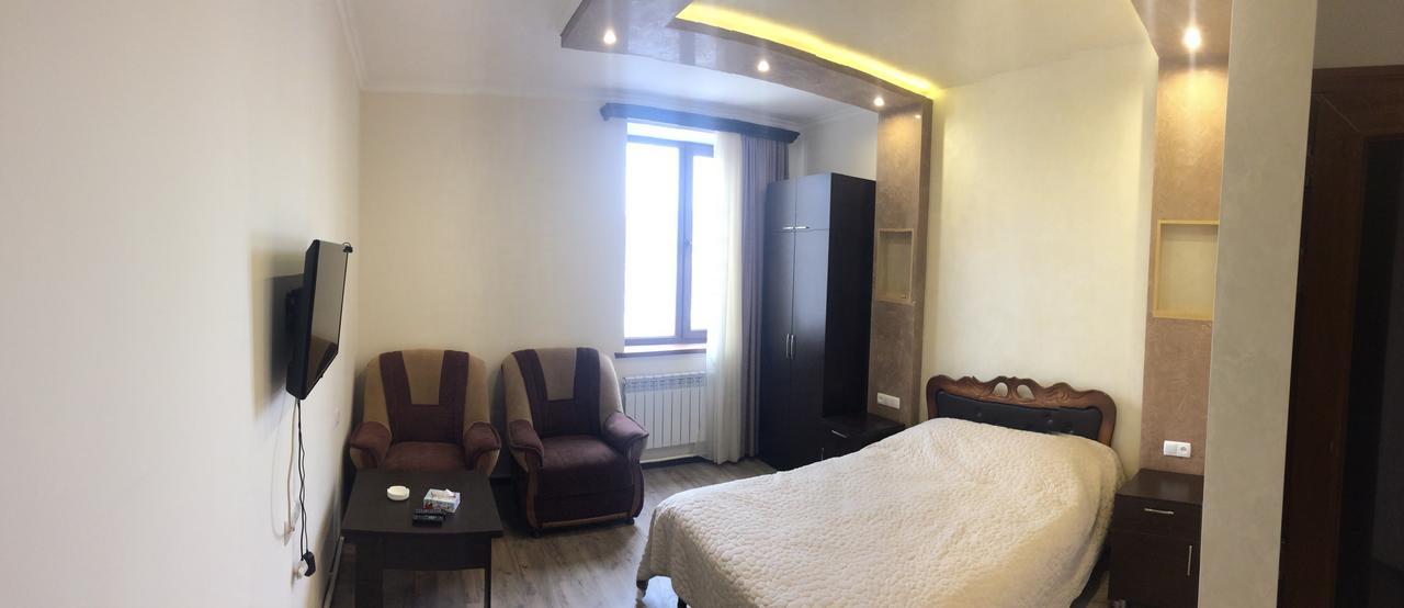 Guesthouse Crown Of Цахкадзор Екстериор снимка