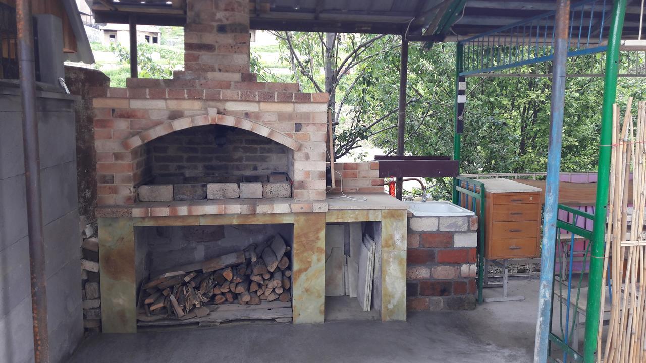 Guesthouse Crown Of Цахкадзор Екстериор снимка